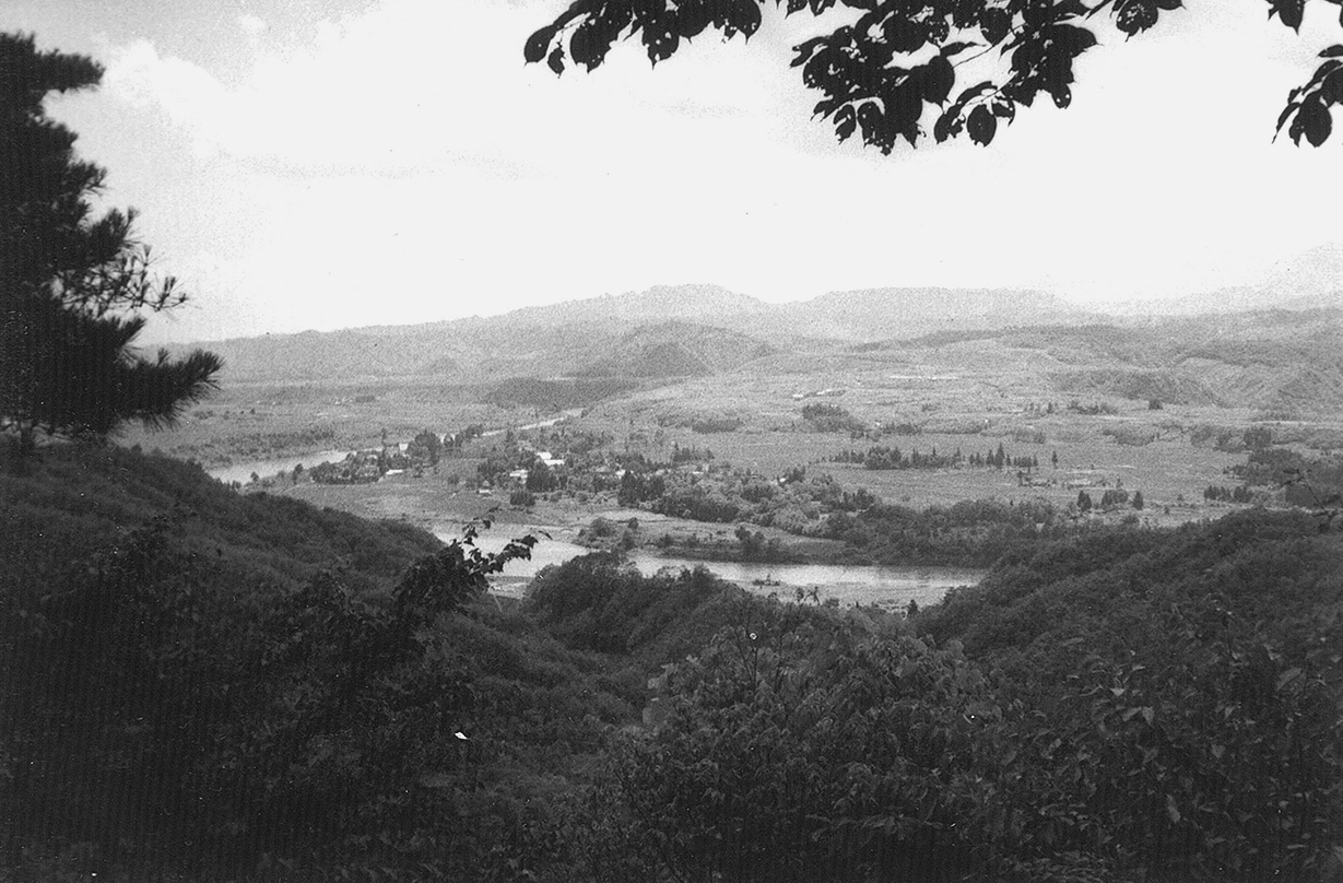 猿羽根山頂からの遠景