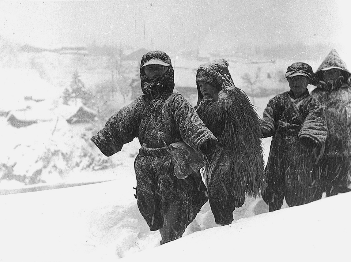 戦時中学童の通学風景