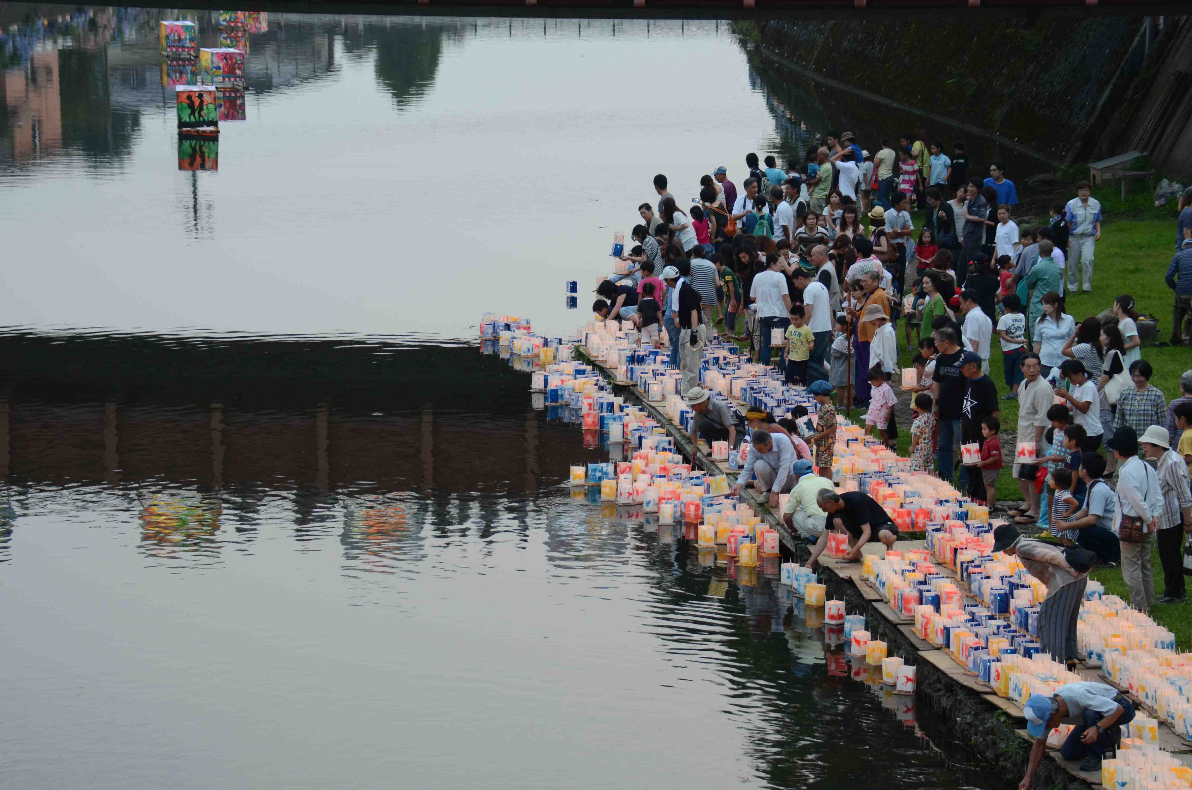 灯籠流し