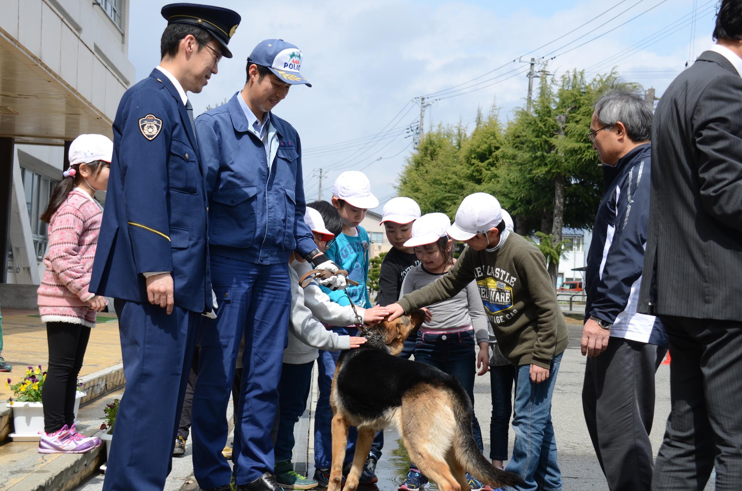 警察犬防犯パトロール