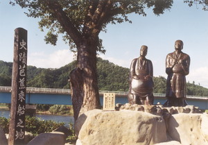 芭蕉・曽良陶像(新庄市本合海)