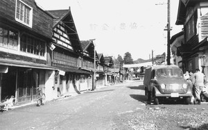 金山町大通り