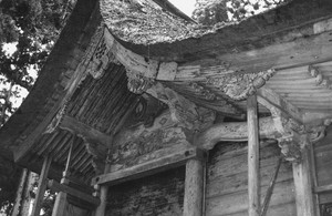 鳥越八幡神社鬼面の彫刻