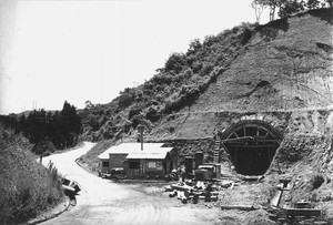 １３国道のトンネル工事