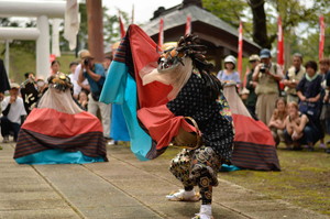 仁田山鹿子踊