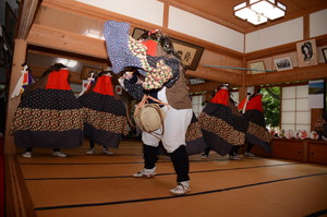 萩野鹿子踊
