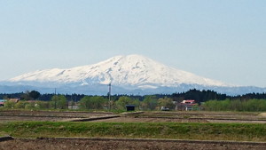 鳥海山（中山から）